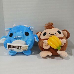 Snackles Series 2 Plush Monkey Holding A Bunch Of Bananas ZURU & Dragon&Hershey